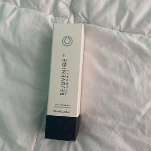 Monat Rejuveniqe Oil intensive